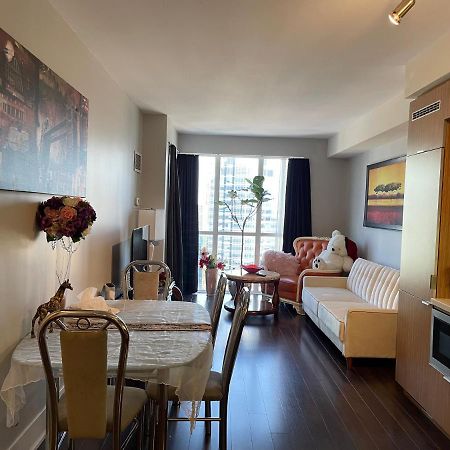 Luxury Condo With Cn Tower View Торонто Экстерьер фото