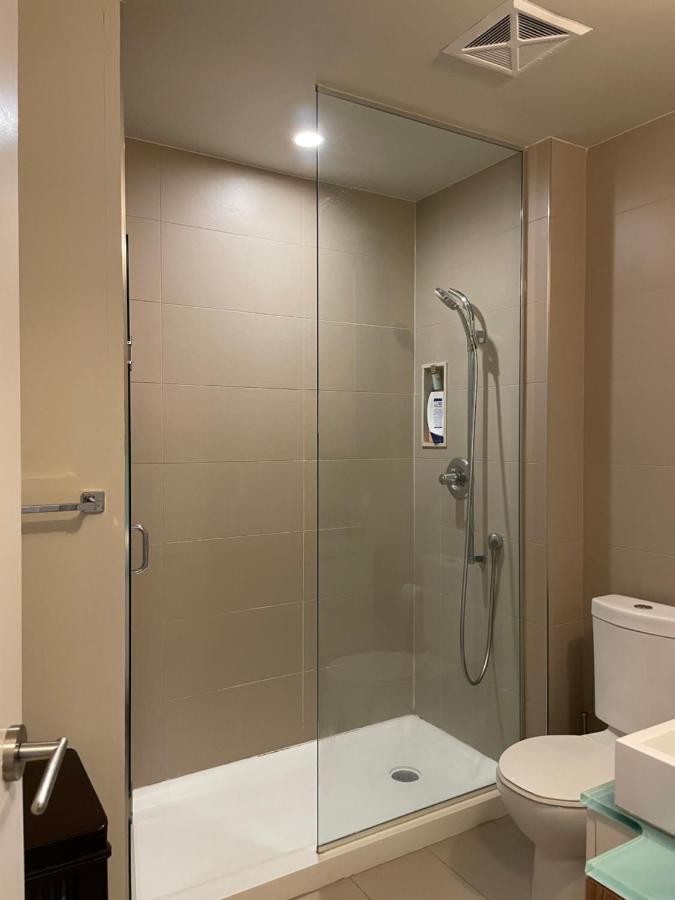 Luxury Condo With Cn Tower View Торонто Экстерьер фото