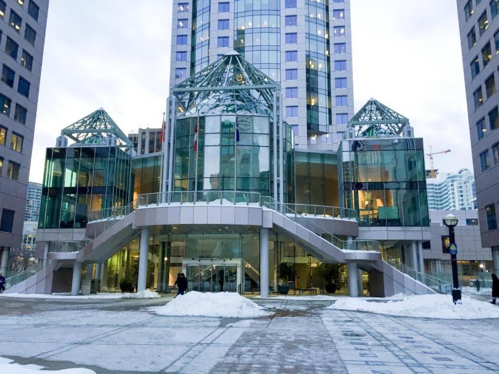 Luxury Condo With Cn Tower View Торонто Экстерьер фото